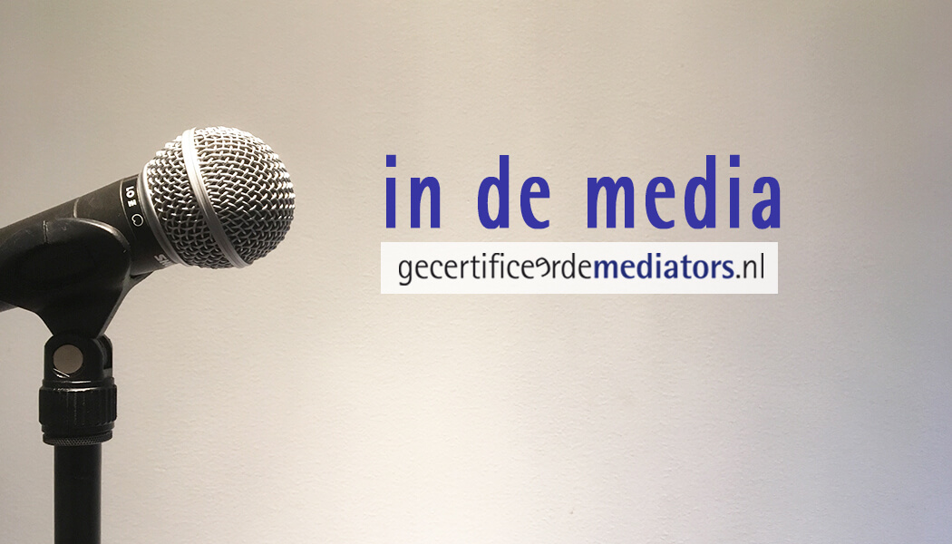 in de media